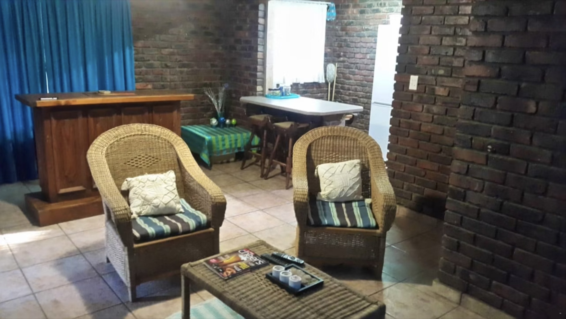 Unit 1 · Ground-floor lounge